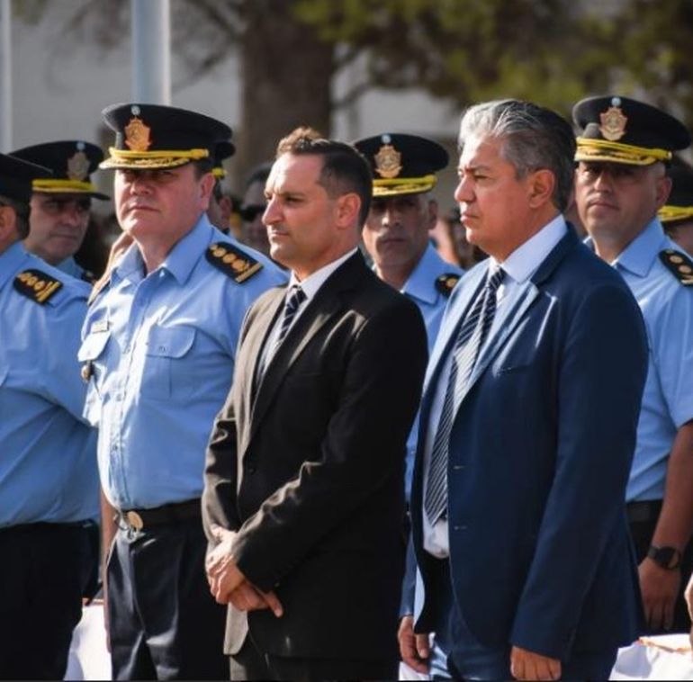 Tomás Pérez Díaz, jefe de la Policía; Matías Nicolini, ministro de Seguridad y Rolando Figueroa, gobernador de la provincia. Tomás Pérez Díaz, jefe de la Policía; Matías Nicolini, ministro de Seguridad y Rolando Figueroa, gobernador de la provincia.