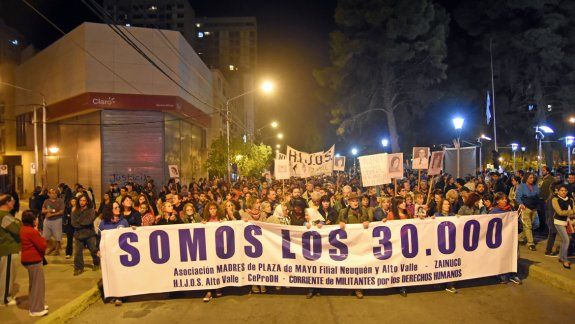Los feriados del 24 de Marzo y del 2 de Abril fueron los que motivaron las mayores críticas al Presidente.