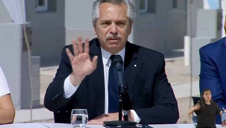 El enojo de Alberto Fernández por los chiflidos a la gobernadora Carreras