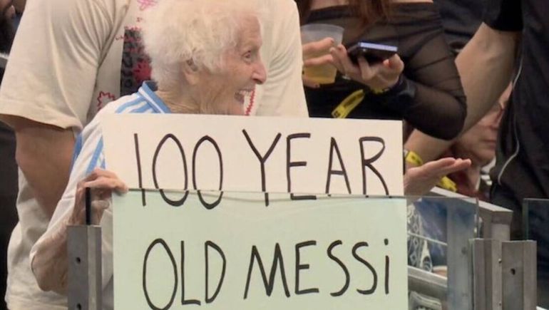 La historia de Pauline Kana, la abuela de 100 años fan de Messi que se emocionó en el segundo gol ante Austria