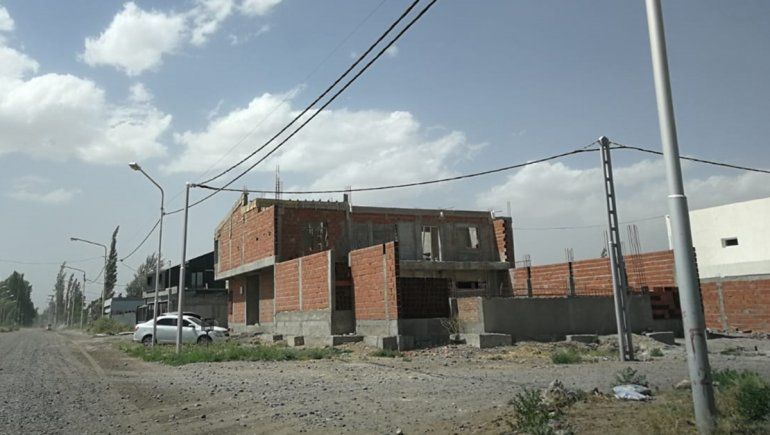 Vecinos de Confluencia rechazan el avance de la construcción de una iglesia