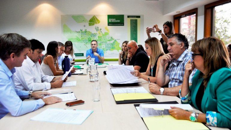 Los concejales con el secretario de Cultura y Turismo