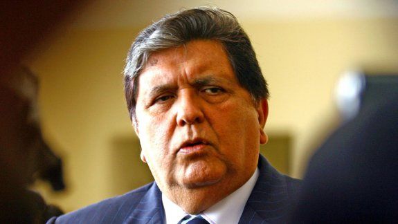 Ex Presidente se disparó cuando lo iban a detener y murió más tarde