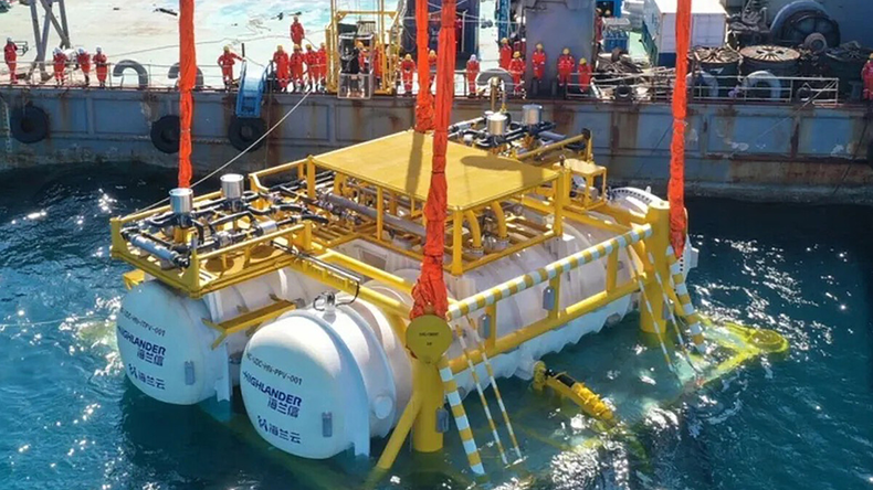 La instalación se enfriará con agua de mar y se alimentará de energía eólica marina. Fuente: Xinhua 