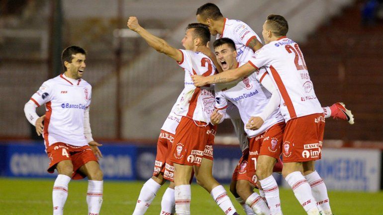 Un Globo de hazaña: goleó y clasificó