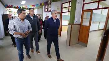 Figueroa recorrió las obras que se hicieron en las escuelas especiales. Figueroa recorrió las obras que se hicieron en las escuelas especiales.