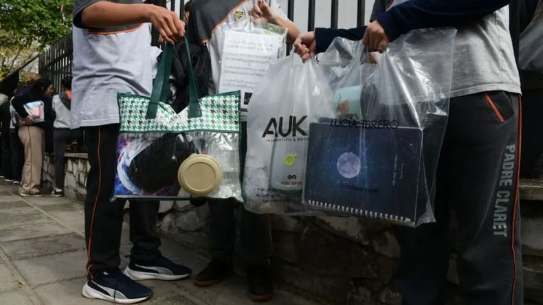 Otras instituciones educativas evalúan tomar las mismas medidas. | LM Neuquen Otras instituciones educativas evalúan tomar las mismas medidas.