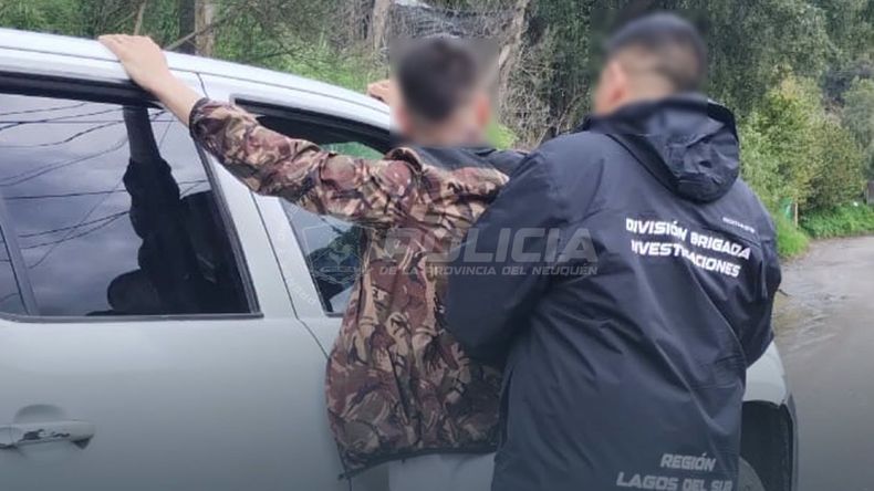 Robó ropa de un local, la revendió y el cliente lo mandó al frente: quedó detenido