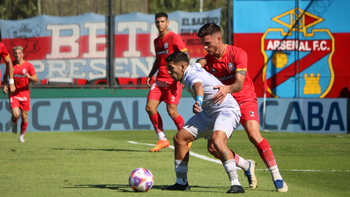 Con un frentazo impecable marcó el primer tanto de Arsenal por la fecha 12 de la Liga Profesional. Con un frentazo impecable marcó el primer tanto de Arsenal por la fecha 12 de la Liga Profesional.