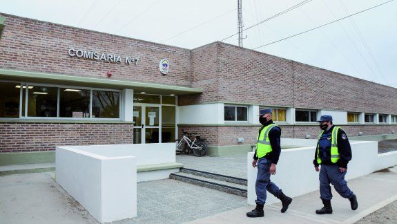 El matrimonio radicó la denuncia en la Comisaría Séptima de Plottier.