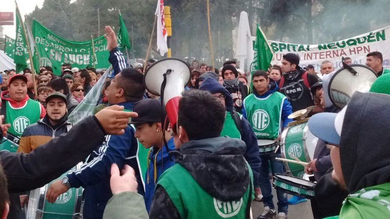 ATE marchó para pedir una recomposición salarial