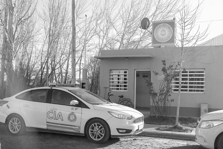 En El Manzanar funciona un destacamento de la Policía provincial. En El Manzanar funciona un destacamento de la Policía provincial.