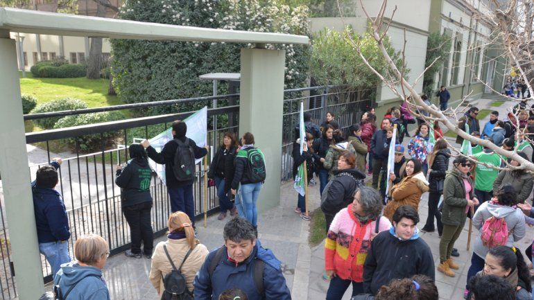 Los estatales decidieron comenzar un paro por tiempo indeterminado.&nbsp;