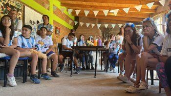 emocionante video: la alegria de la familia del huevo acuna, campeon del mundo emocionante video: la alegria de la familia del huevo acuna, campeon del mundo