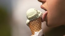 ¿Cómo se dice: tomar o comer helado? La RAE aclaró la polémica ¿Cómo se dice: tomar o comer helado? La RAE aclaró la polémica
