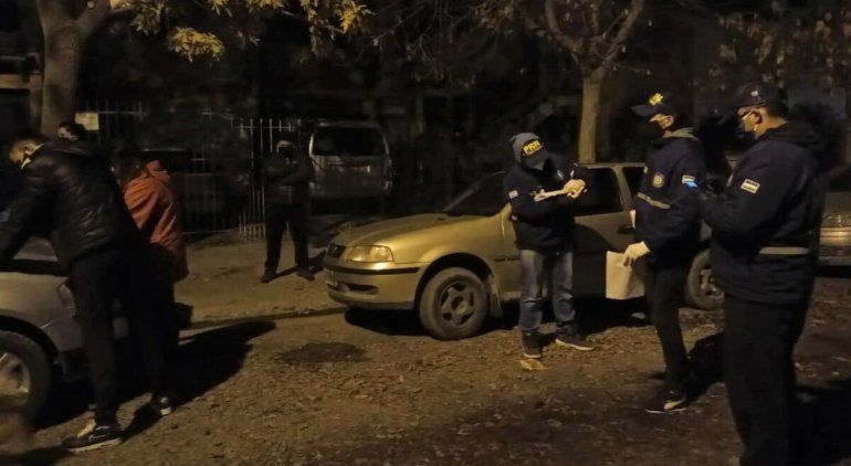 Consumían cocaína dentro de un taxi fuera de servicio