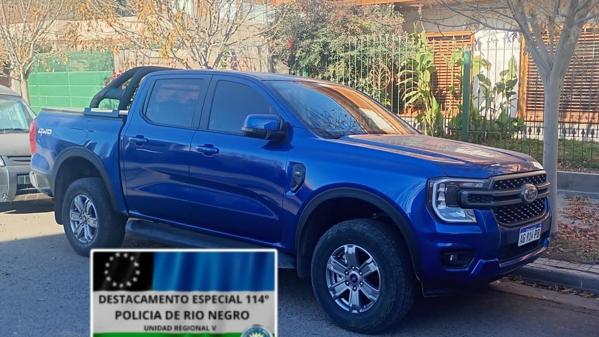 El rápido despliegue policial permitió recuperar en forma rápida la valiosa camioneta Ford Ranger.