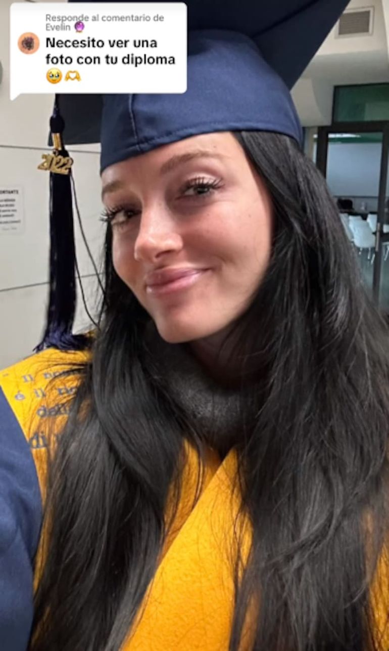 Oriana Sabatini mostró fotos de su graduación. Oriana Sabatini mostró fotos de su graduación.