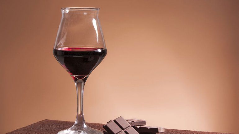 El chocolate y el vino tinto ayudan a vivir más años