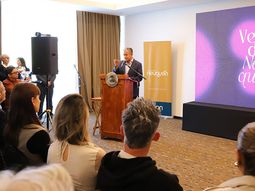 Lanzamiento oficial: El gobernador Rolando Figueroa junto a referentes del sector vitivinícola durante la presentación de la Vendimia Neuquina como producto turístico provincial. Lanzamiento oficial: El gobernador Rolando Figueroa junto a referentes del sector vitivinícola durante la presentación de la Vendimia Neuquina como producto turístico provincial.