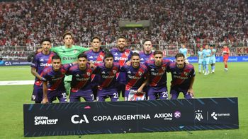 River venció a Ciudad de Bolívar y avanzó de fase en la Copa Argentina. River venció a Ciudad de Bolívar y avanzó de fase en la Copa Argentina.