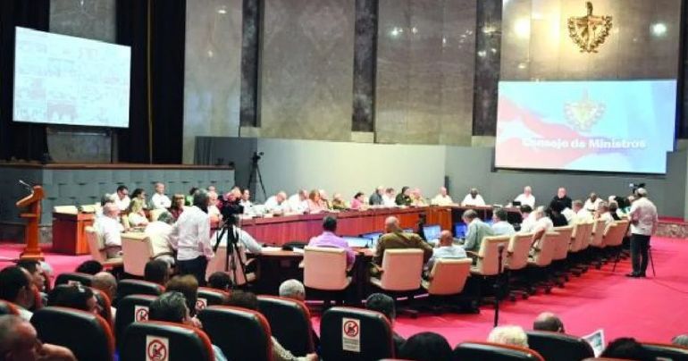 El Consejo de Ministros analizan las nuevas medidas. El Consejo de Ministros analizan las nuevas medidas.