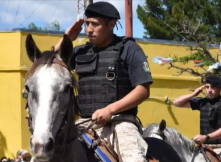Adrián Nahuelquir, el policía de Chubut asesinado. Adrián Nahuelquir, el policía de Chubut asesinado.