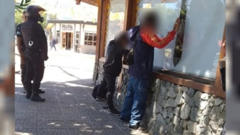 Ladrones inexpertos pero insistentes: en pocas horas los agarraron dos veces entrando al mismo comercio