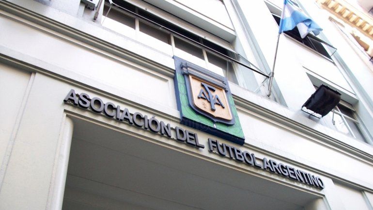 La AFA cierra el año en medio de una crisis institucional.