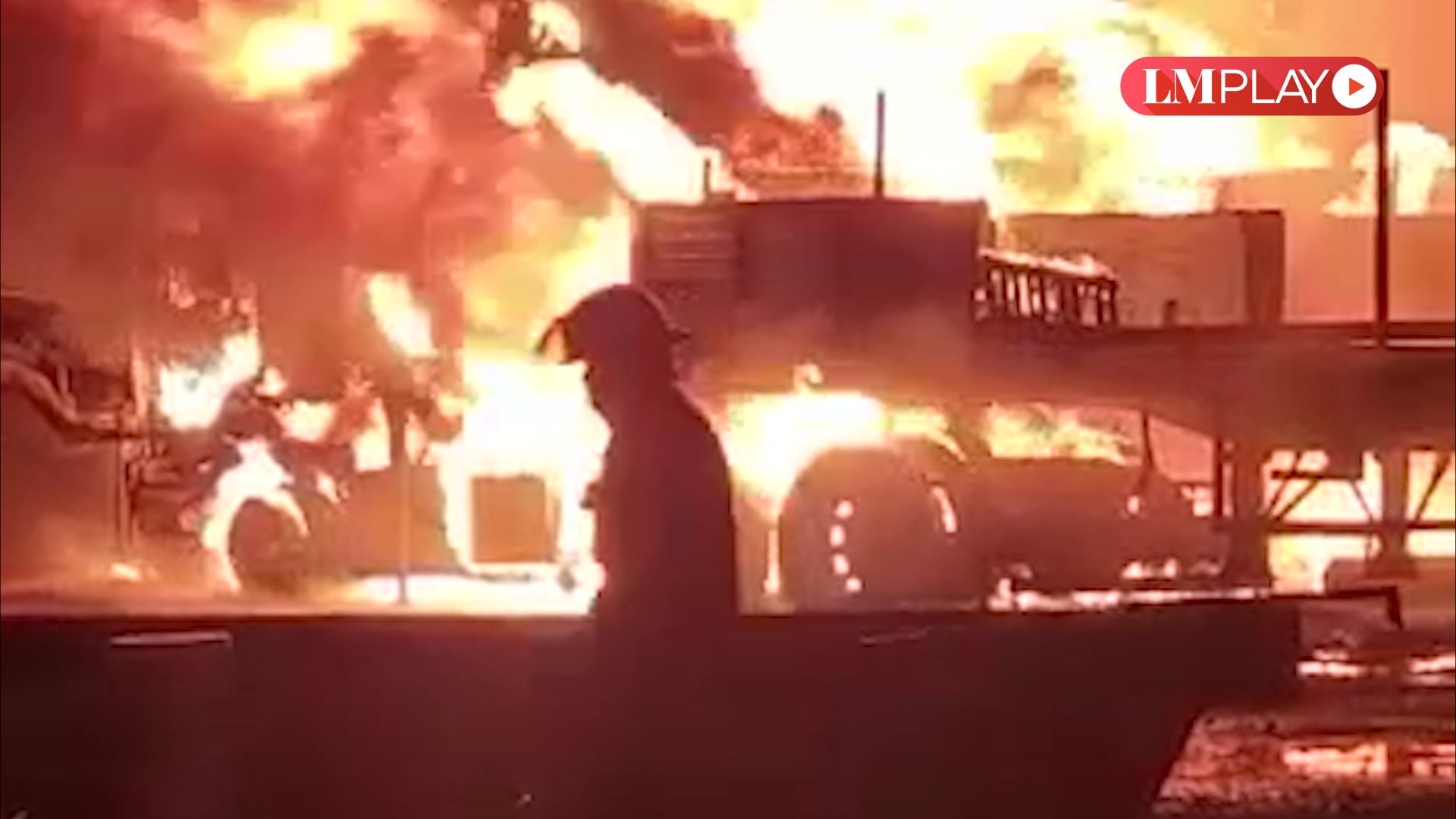 Se incendiaron dos camiones de una empresa petrolera en Añelo