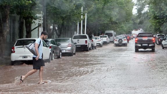 Alerta por tormenta en Neuquén: ¿Cuándo llega el agua a la Confluencia?