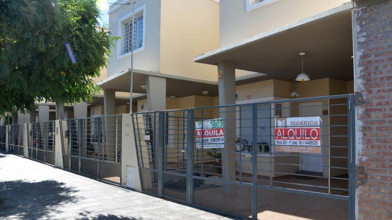 Costo de los alquileres: martilleros cruzaron a inquilinos