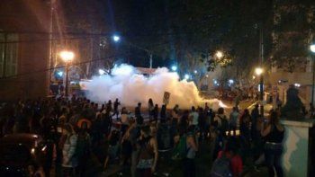 incidentes y represion en la marcha del encuentro de mujeres incidentes y represion en la marcha del encuentro de mujeres