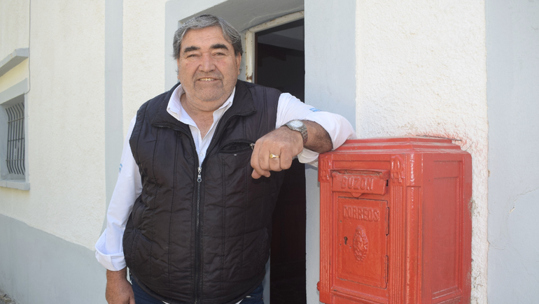 Tito, el carismático cartero de Correo Argentino que tuvo su último día de trabajo