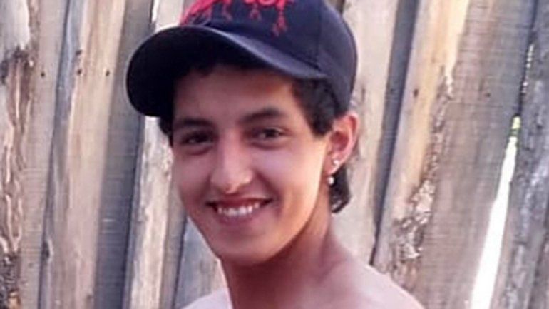 Buscan a un joven que salió de su casa y no volvió