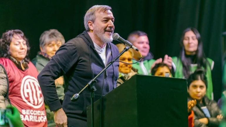 Rodolfo Aguiar, secretario general de ATE a nivel nacional, aseguró que saldrán a las calles el 3 de abril para el paro general. Rodolfo Aguiar, secretario general de ATE a nivel nacional, aseguró que saldrán a las calles el 3 de abril para el paro general.