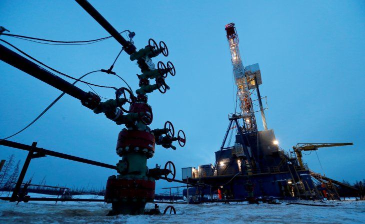Imagen de archivo de una plataforma de perforación en el campo petrolero Yarakta, propiedad de Irkutsk Oil Company (INK), en la región de Irkutsk, Rusia. 11 de marzo, 2019. REUTERS/Vasily Fedosenko/
