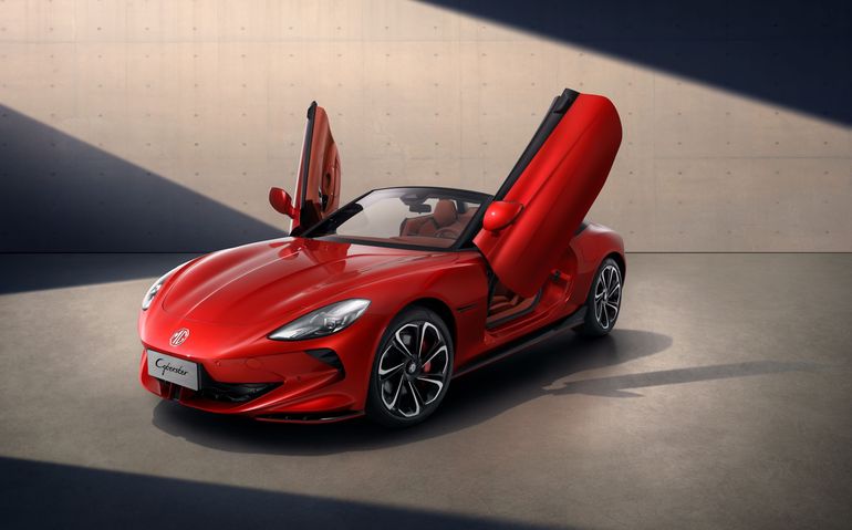 El MG Cyberster rinde homenaje a la tradición descapotable de MG y es el modelo tope de gama en la oferta de la marca en el país, lo cual se refleja en su precio: US$127.000. Foto: Exima/MG El MG Cyberster rinde homenaje a la tradición descapotable de MG y es el modelo tope de gama en la oferta de la marca en el país, lo cual se refleja en su precio: US$127.000. Foto: Exima/MG