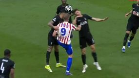 El impactante choque de cabeza de Cuti Romero con un compañero que se escuchó en todo el estadio | LM Neuquen El impactante choque de cabeza de Cuti Romero con un compañero que se escuchó en todo el estadio