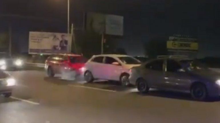 La policia cordobesa quiso escoltar a la Selección y provocó un choque