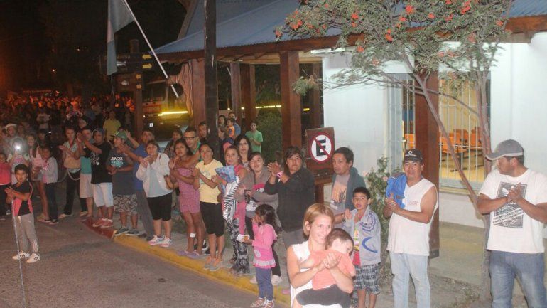 Homenajearon a los brigadistas que trabajaron para combatir el incendio