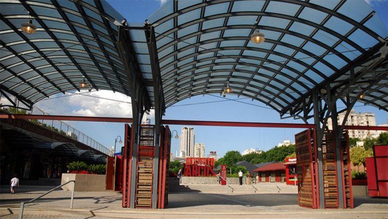 Policía detuvo a una joven por intentar robar en un shopping y luego la violó