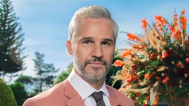 De acuerdo con lo reseñado por la prensa mexicana Juan Pablo Medina, actor de La casa de las flores, se encuentra fuera de peligro