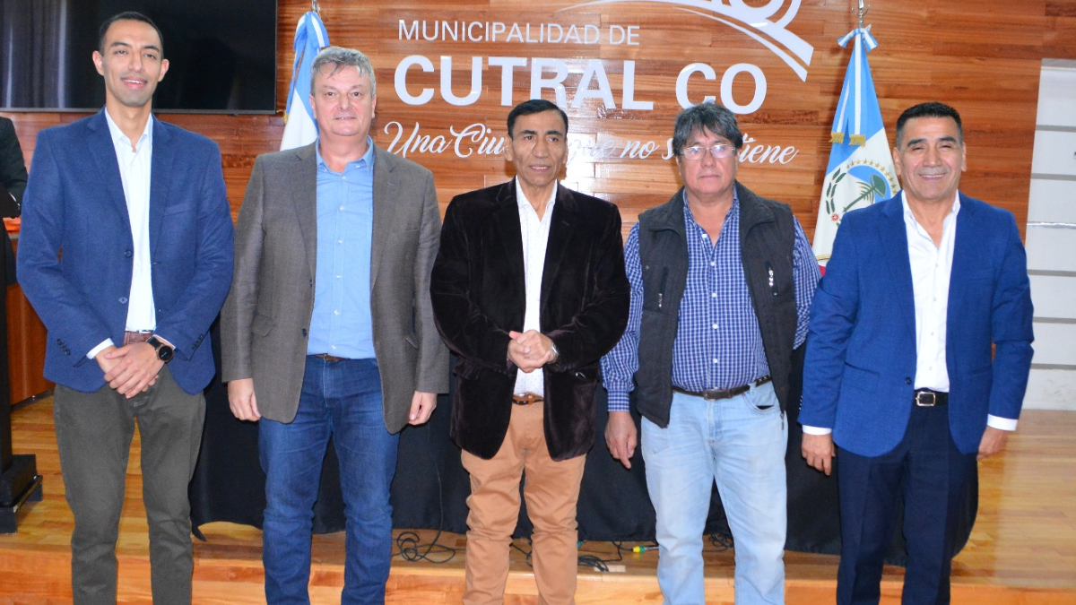 Rioseco destacó el futuro de la fábrica de cerámica en Cutral Co thumbnail
