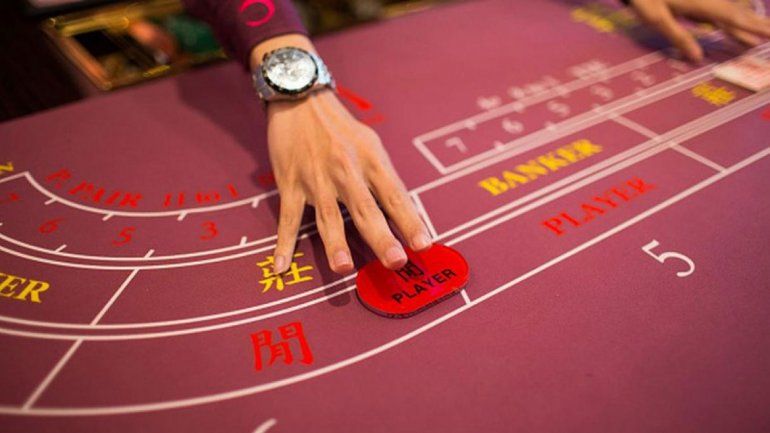 Hacía 2 años que estaban en pareja y viajaron a Atlantic City para vivir una nueva experiencia. Tuvieron mucha fortuna en el juego y poca en el amor.