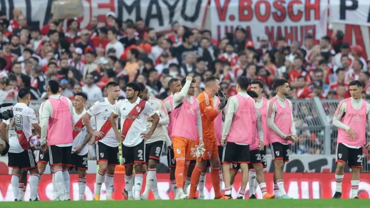 Se Suspendió El Partido River Defensa Por La Muerte De Un Hincha