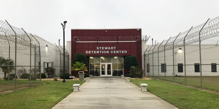 El Centro de Detención Stewart del Sur de Georgia, donde el argentino se encuentra detenido. El Centro de Detención Stewart del Sur de Georgia, donde el argentino se encuentra detenido.