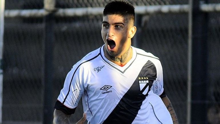 Joaquín Fernández recibió la patada Joaquín Fernández recibió la patada