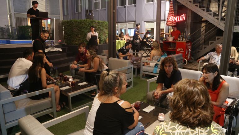 El Hotel Comahue inauguró La Pérgola, un nuevo espacio de recreación al aire libre