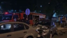 Personal médico y policial trabajó durante horas en el lugar del choque, donde murió un hombre y hubo varios heridos. | LM Neuquen Personal médico y policial trabajó durante horas en el lugar del choque, donde murió un hombre y hubo varios heridos.